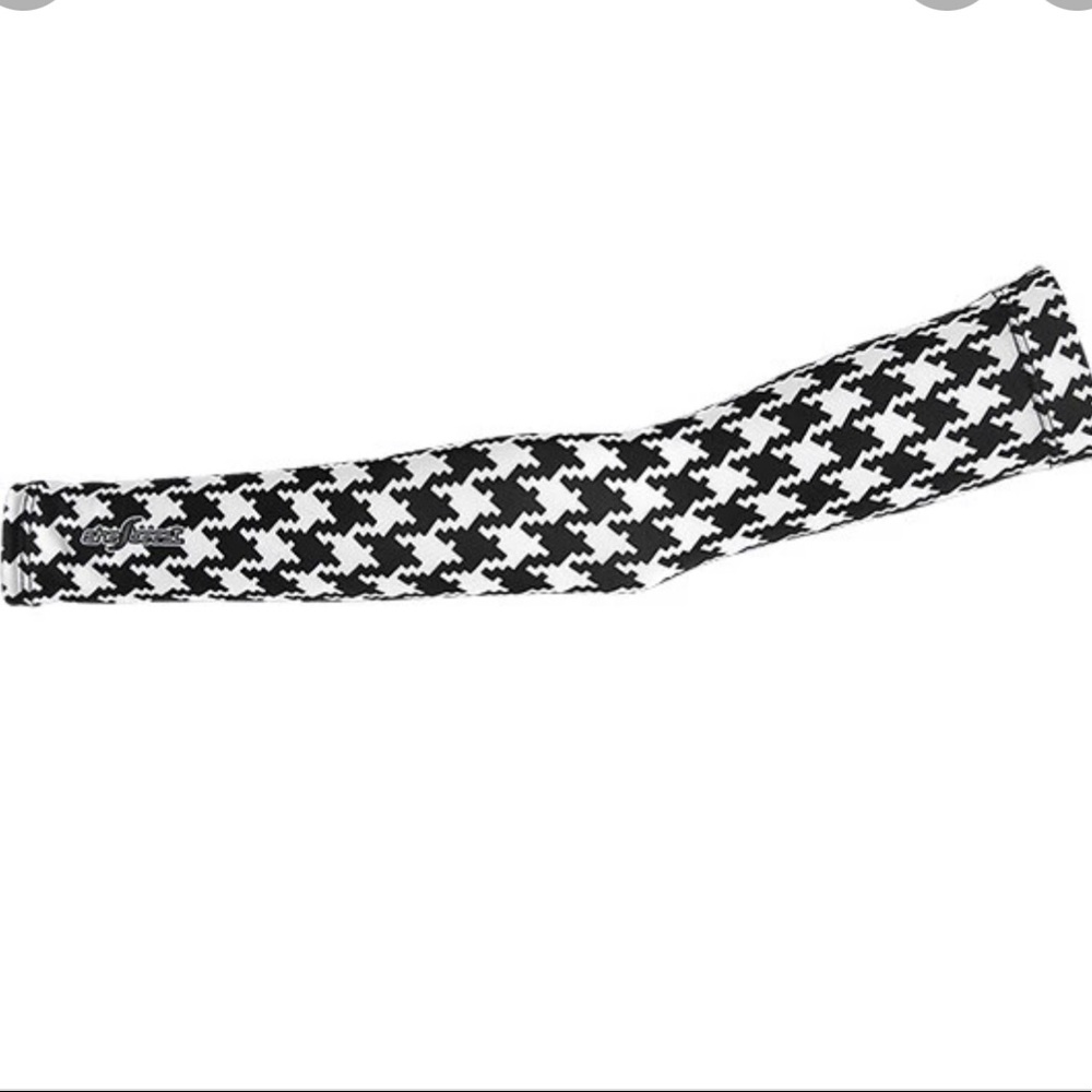 Shebeest Summer Sleeves in Houndstooth. Size XL